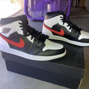 Air Jordan 1 Low CHILE Red Black/Red-White (Size 9.5 US Men’s) 554724-075